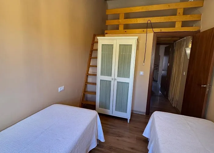 Refugi De L'albera * Vilamaniscle