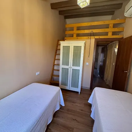 Refugi De L'albera * Vilamaniscle